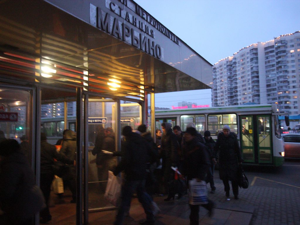 Шесть станций метро Москвы закроют вестибюли на выходных